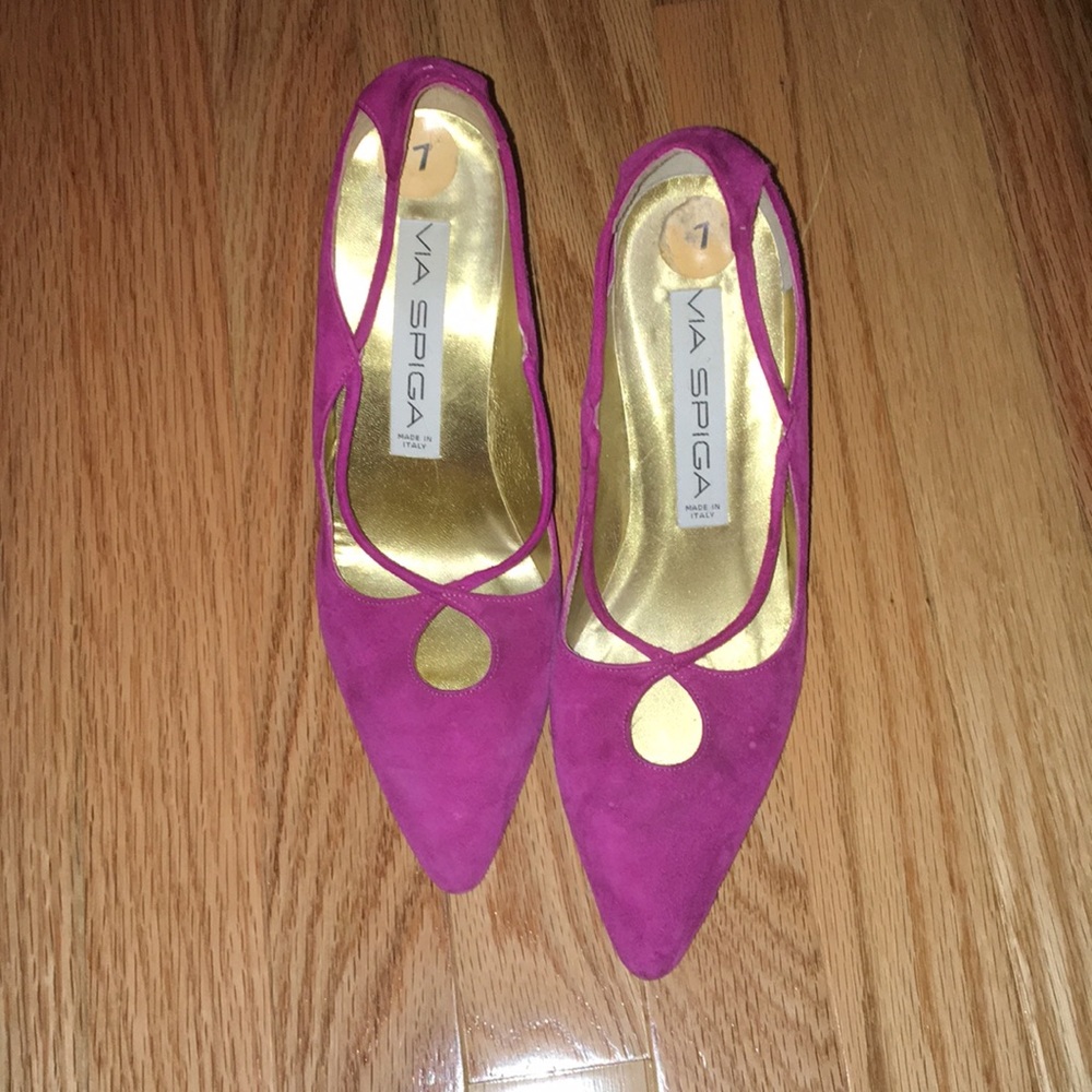 Fuchsia suede heels
